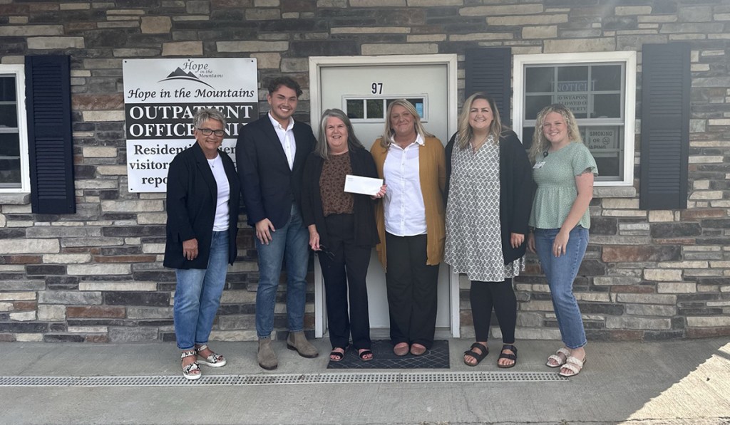 arh_ARH Foundation Donates